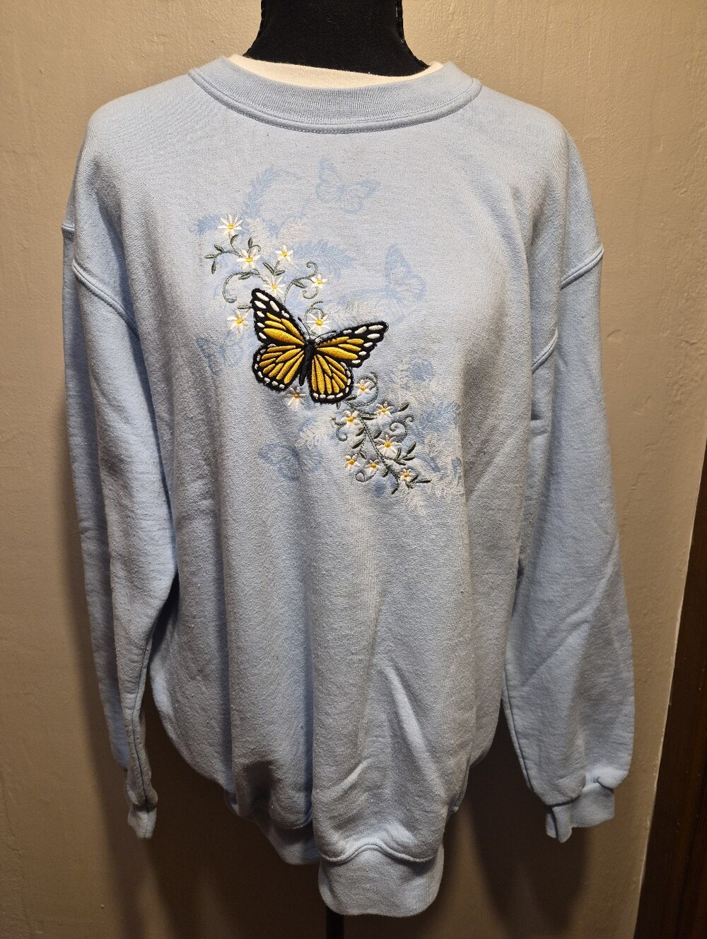 Vintage 90’s Top Stitch Butterfly Embroidered Sweatshirt Womens Size Large